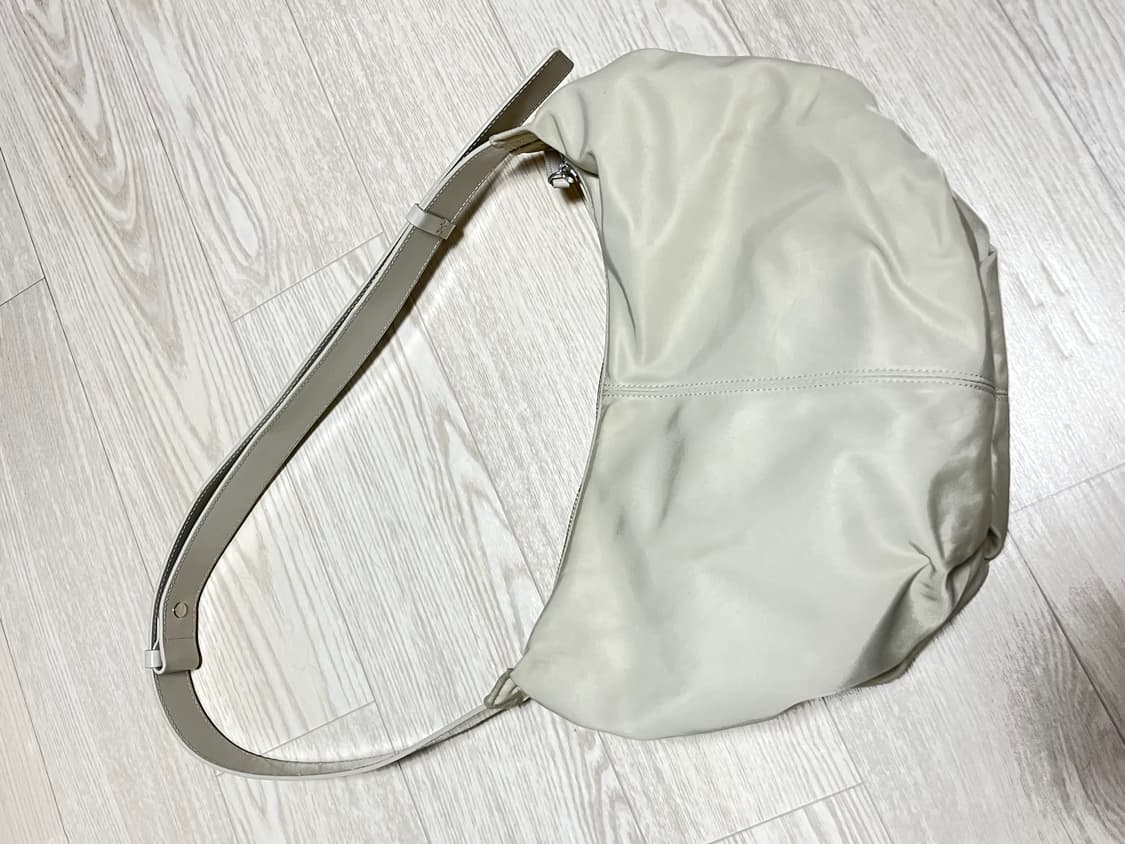 낫띵리튼 호보백 솔트 상품이미지3