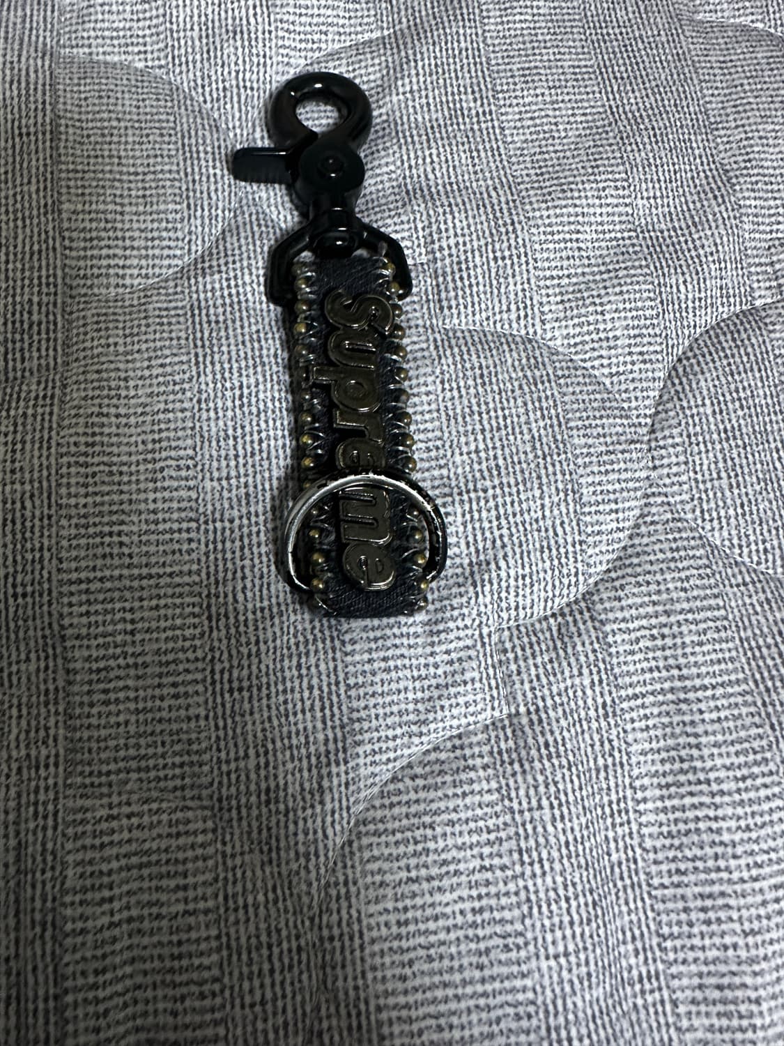 슈프림 x B.B. 사이먼 데님 키체인 블랙 - 25SS 상품이미지3