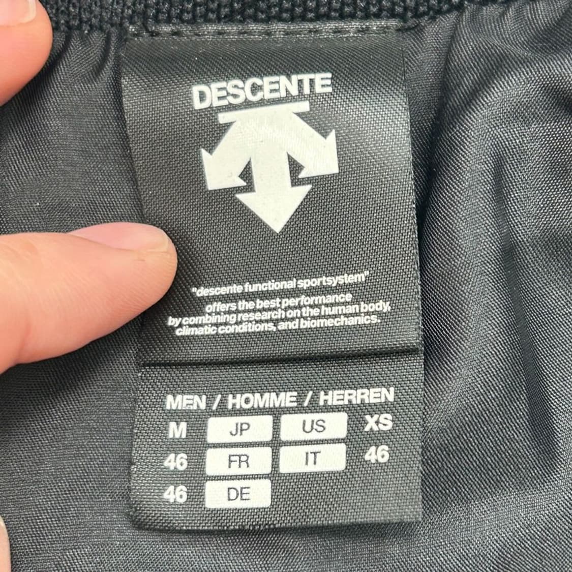 데상트 경량 퀄팅 덕다운 패딩 자켓 N0999 M 상품이미지5