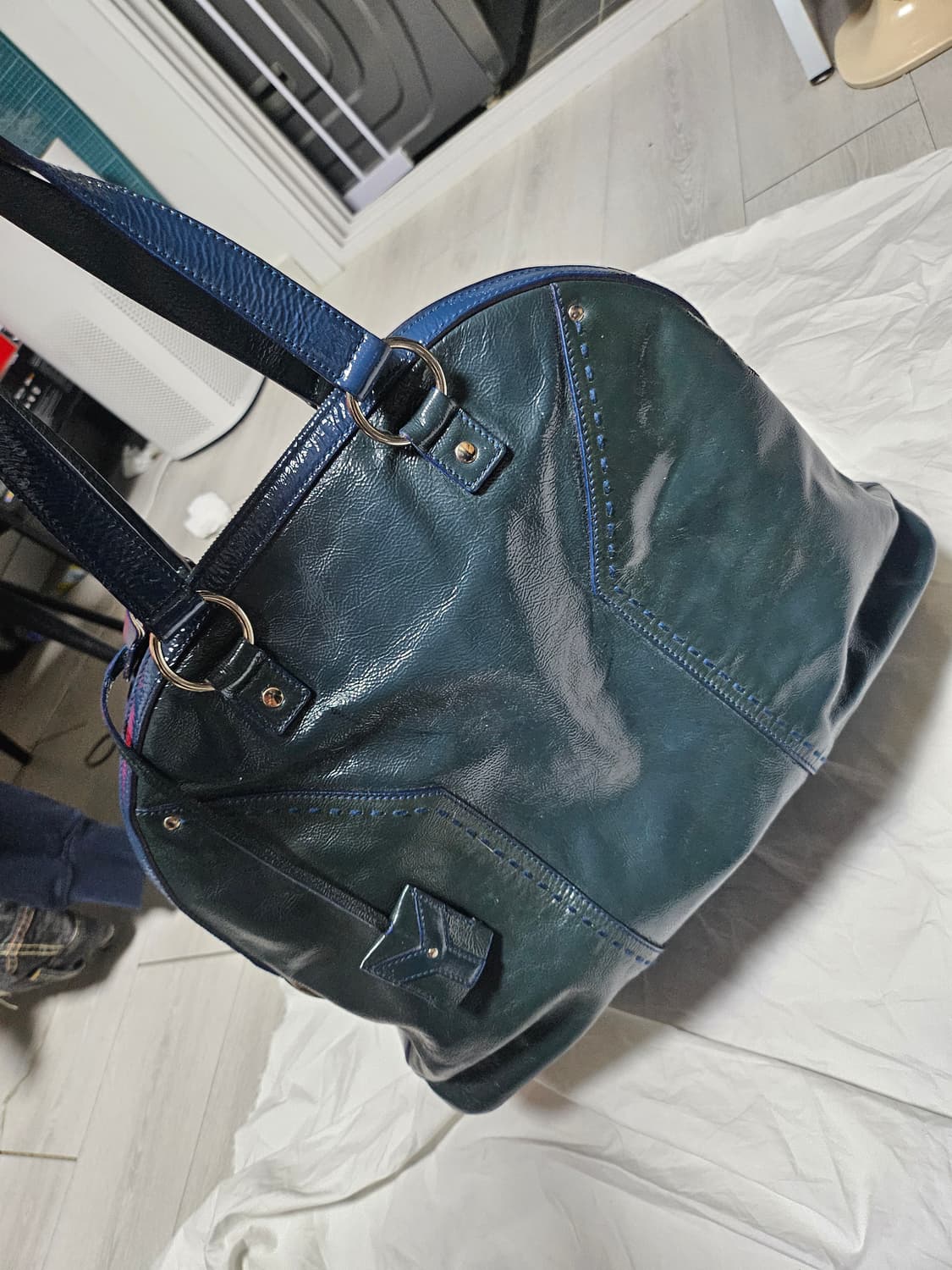 입생로랑 에나멜 뮤즈 백 청록 상품이미지3