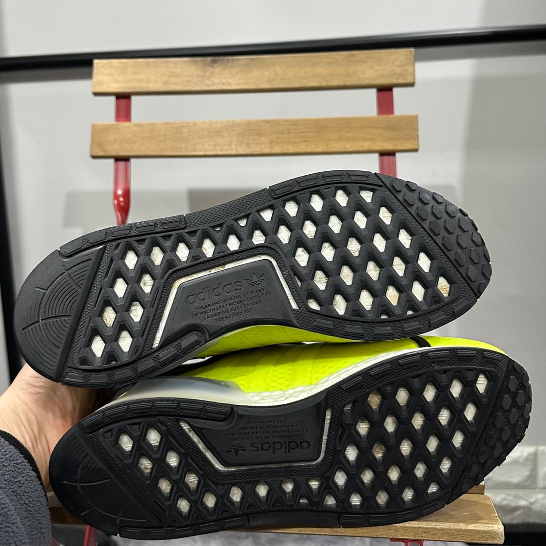 아디다스 NMD_V3 '솔라 상품이미지6