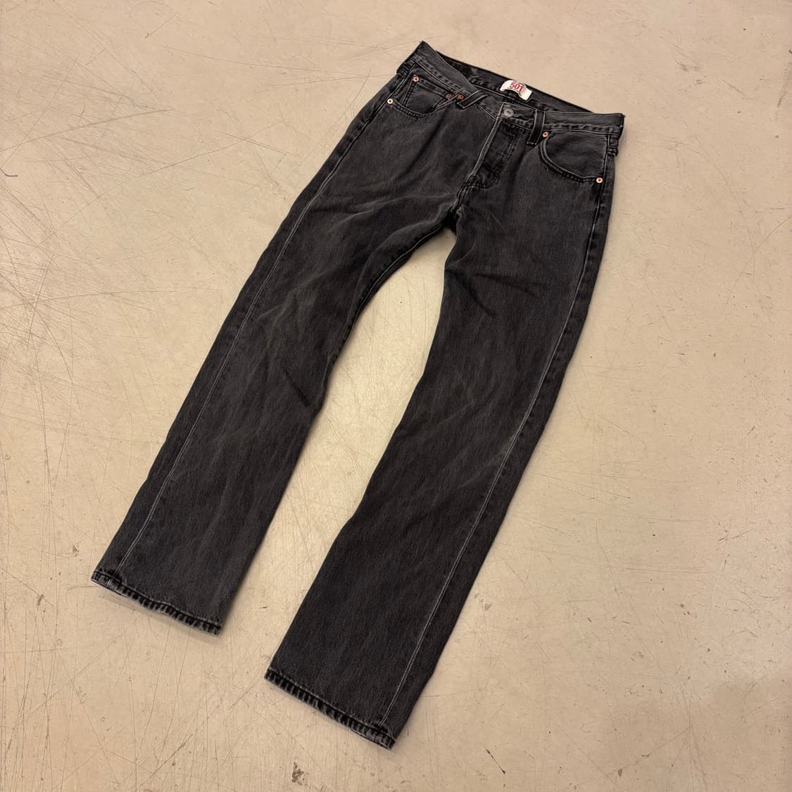 리바이스 501 흑청 데님 팬츠 상품이미지3