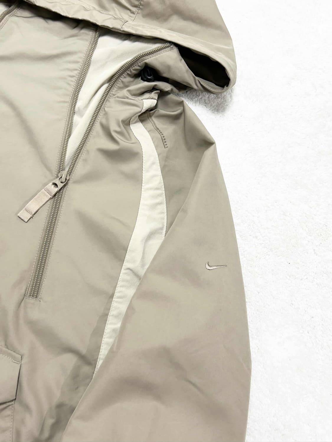 나이키 스우시 베이지 사선 바람막이 상품이미지6