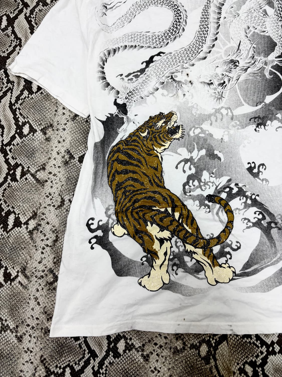 “Vintage” Oriental Print White Tee 상품이미지5