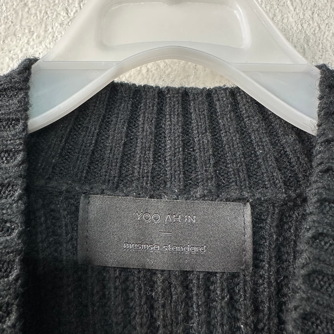 무신사 유아인 니트 M 상품이미지3