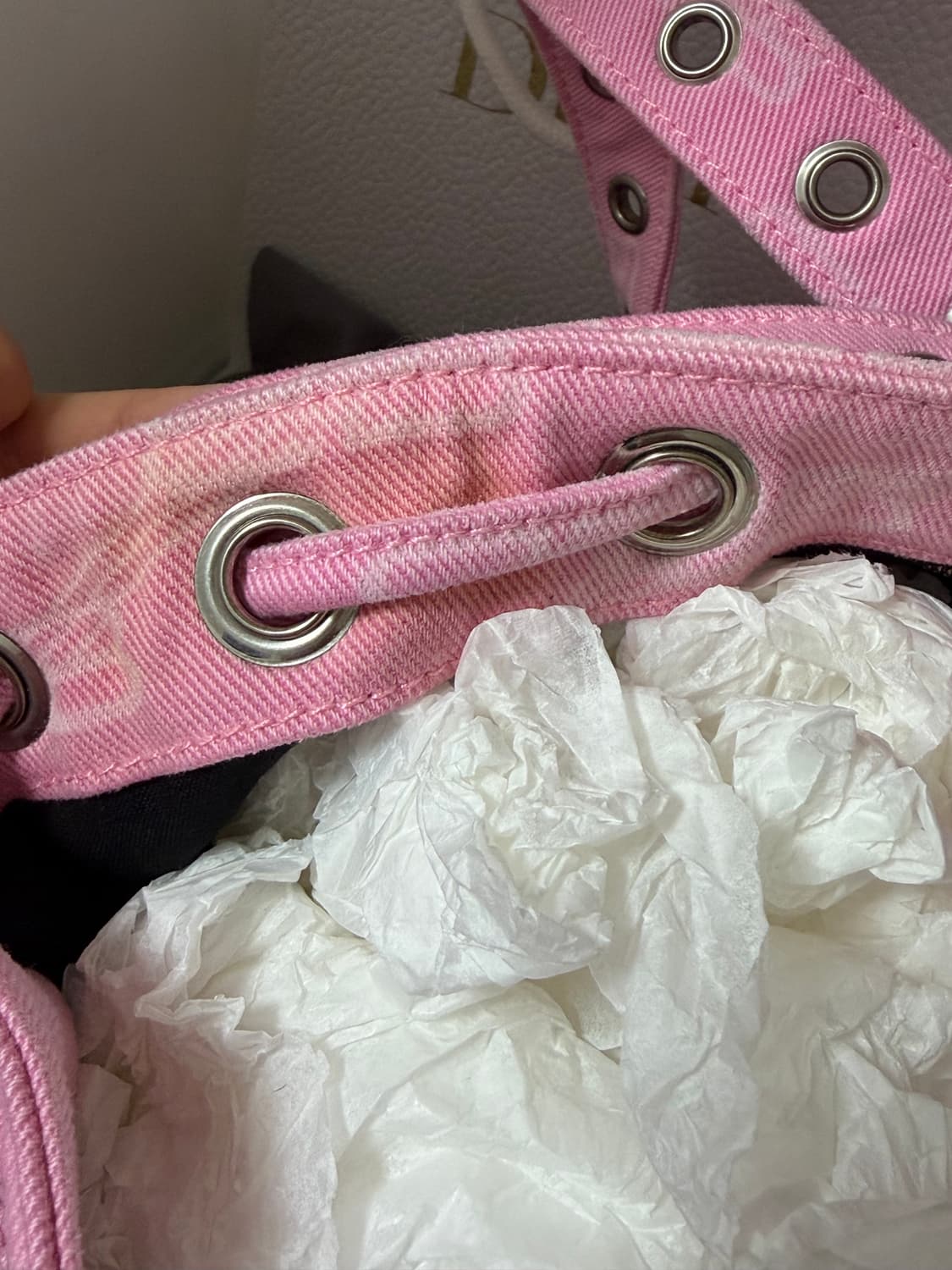 1회착용) 정품 발렌시아가 버킷백 xs 상품이미지6