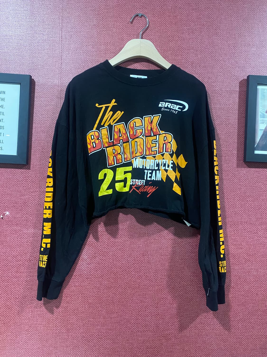 위고 블랙 크롭 맨투맨 티셔츠 F 상품이미지1