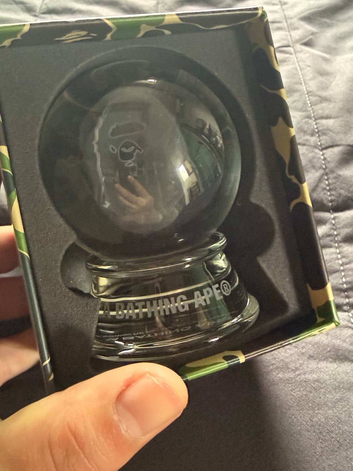 (새상품) 베이프 유리 장식 글로브 판매합니다. 상품이미지2