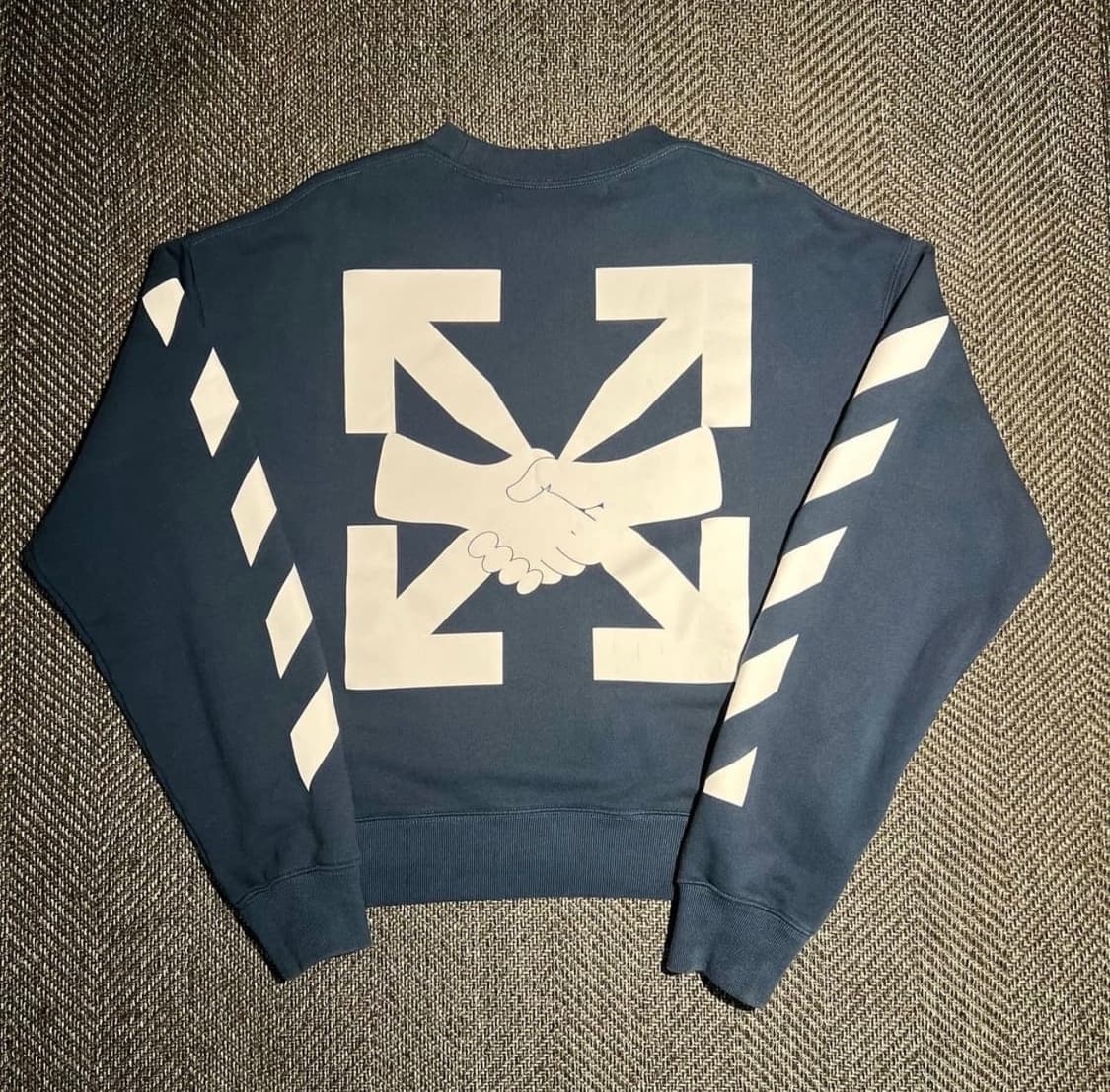 오프화이트 어그리먼트 에로우 맨투맨 105 상품이미지1