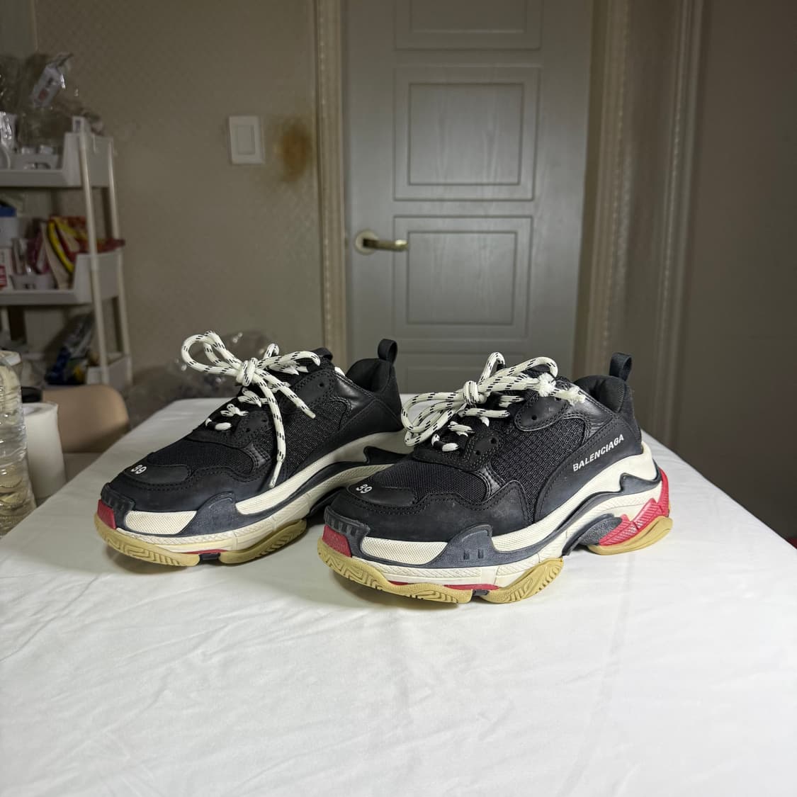 발렌시아가 트리플 S 스니커즈 블랙 상품이미지1