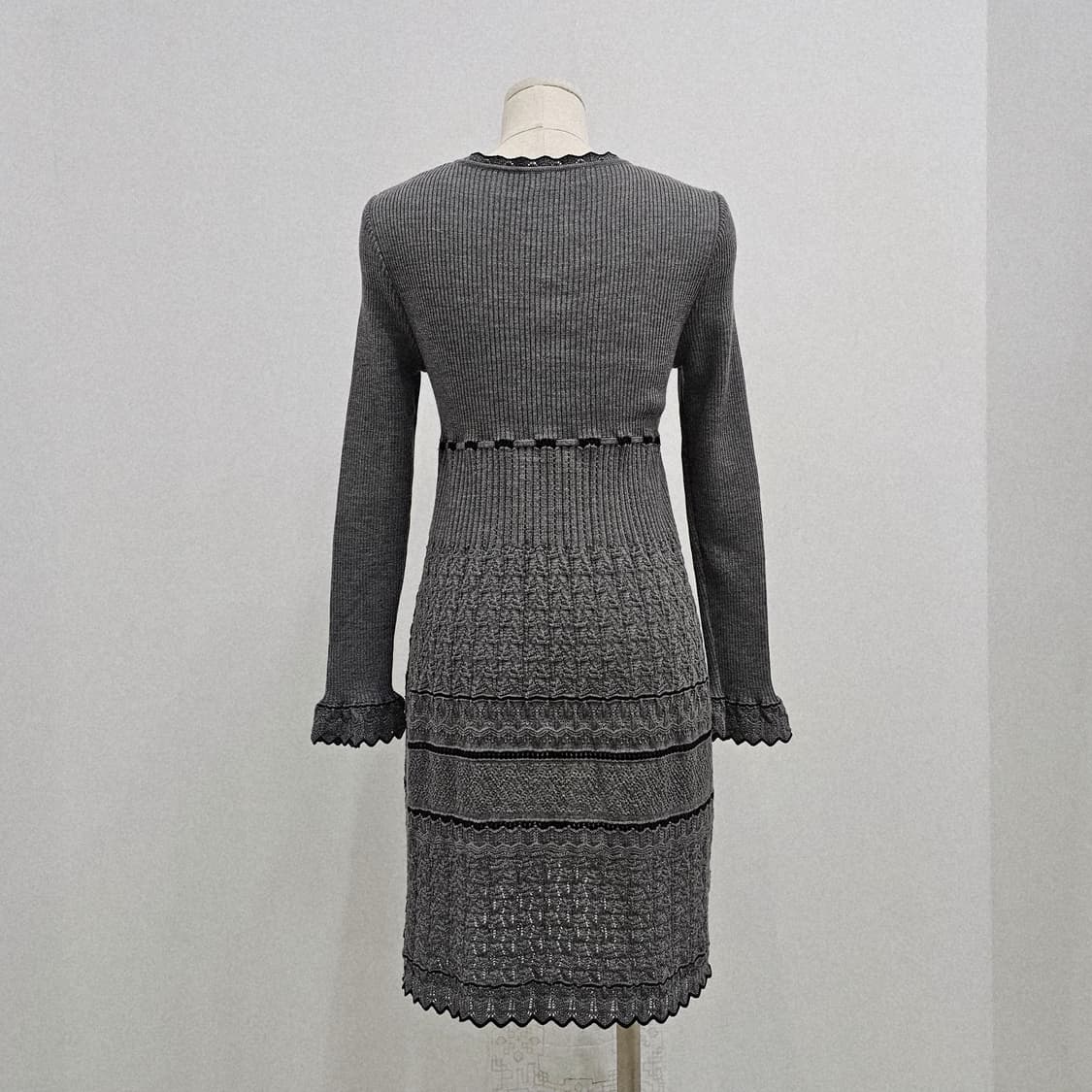 울100 로맨틱 레이스 차콜그레이 니트 원피스 상품이미지3