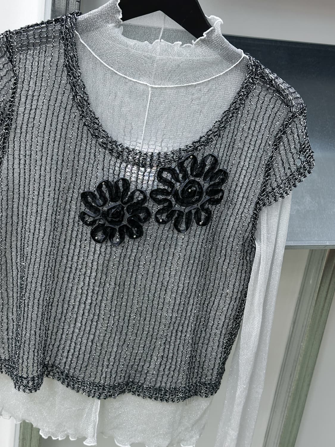 flower net top + silver seethrough top 상품이미지2