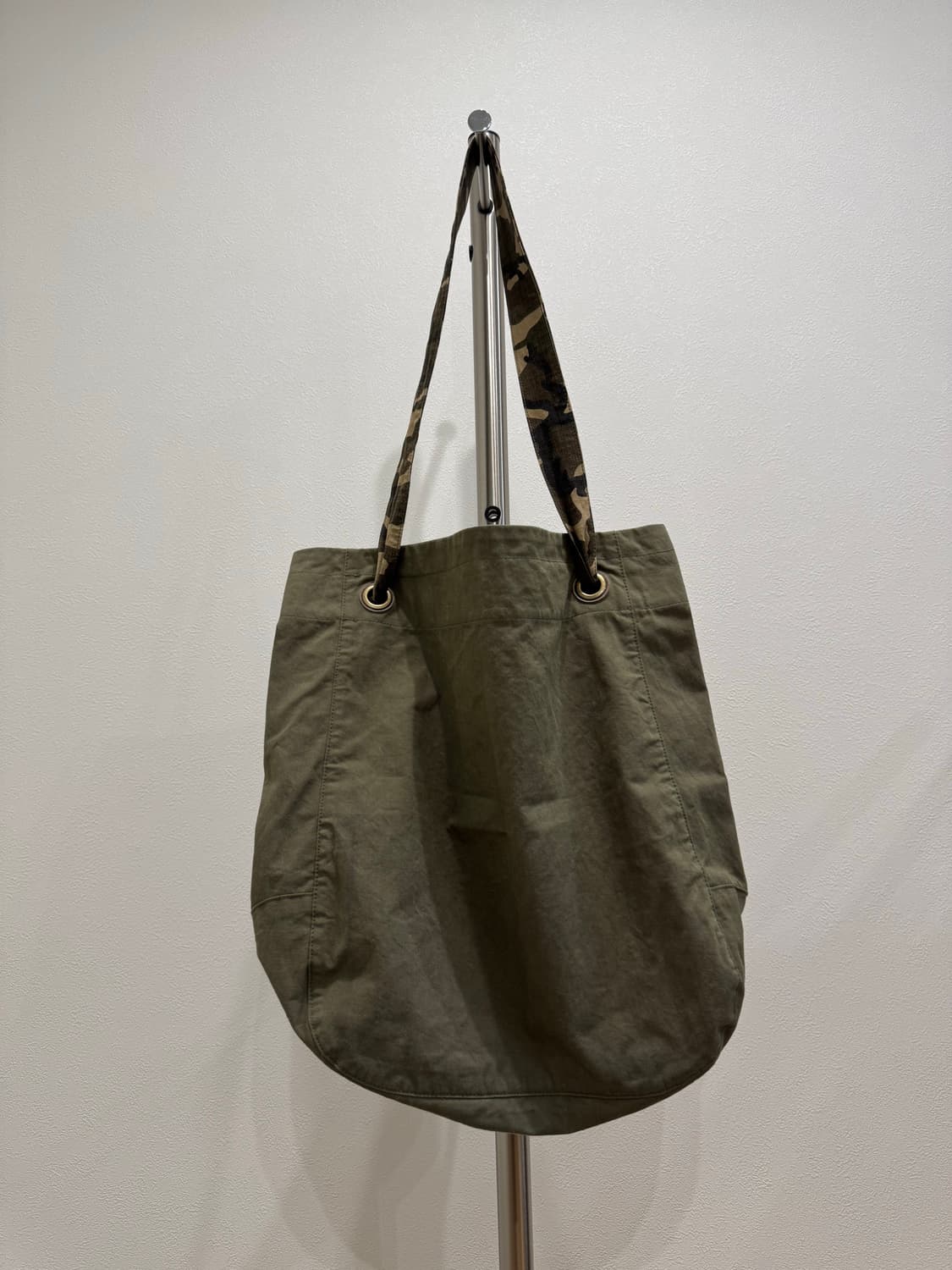 준야와타나베 20ss 밀리터리 숄더백 상품이미지4