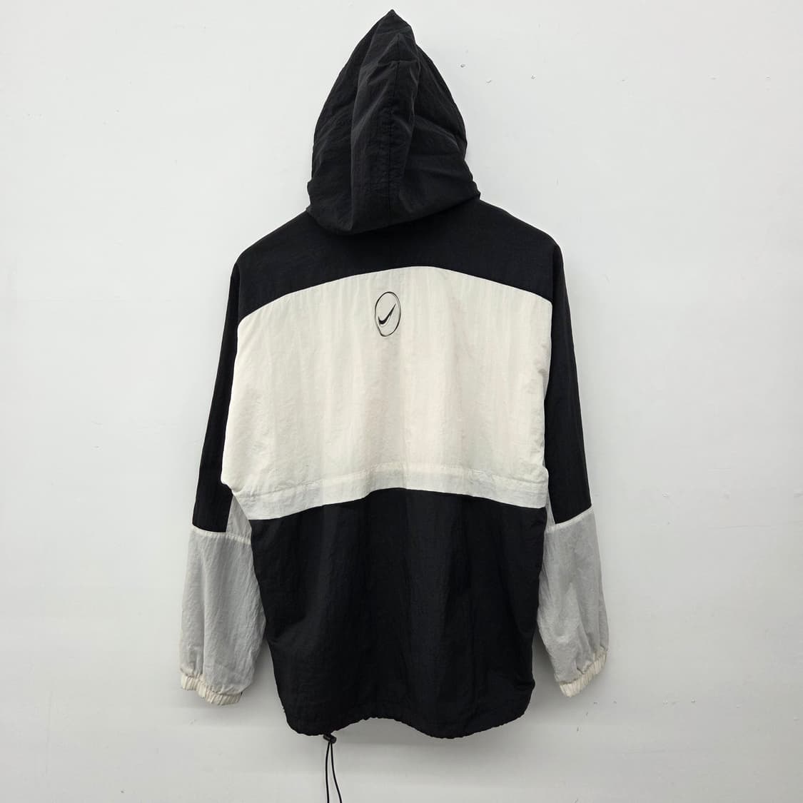 나이키 바람막이 블랙/화이트 후드 자켓 남m 상품이미지4