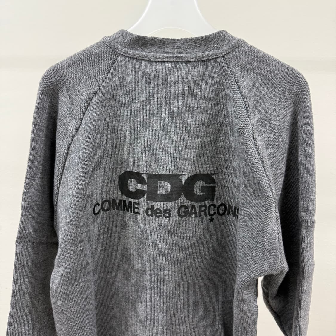 꼼데가르송 CDG 백 로고 가디건 그레이 상품이미지2