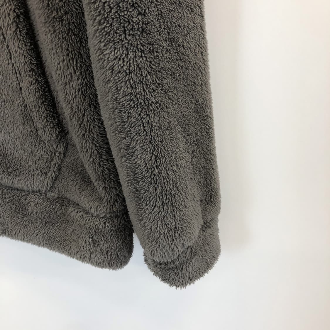 게스 삼각패치 후드 후리스자켓 XL 상품이미지3