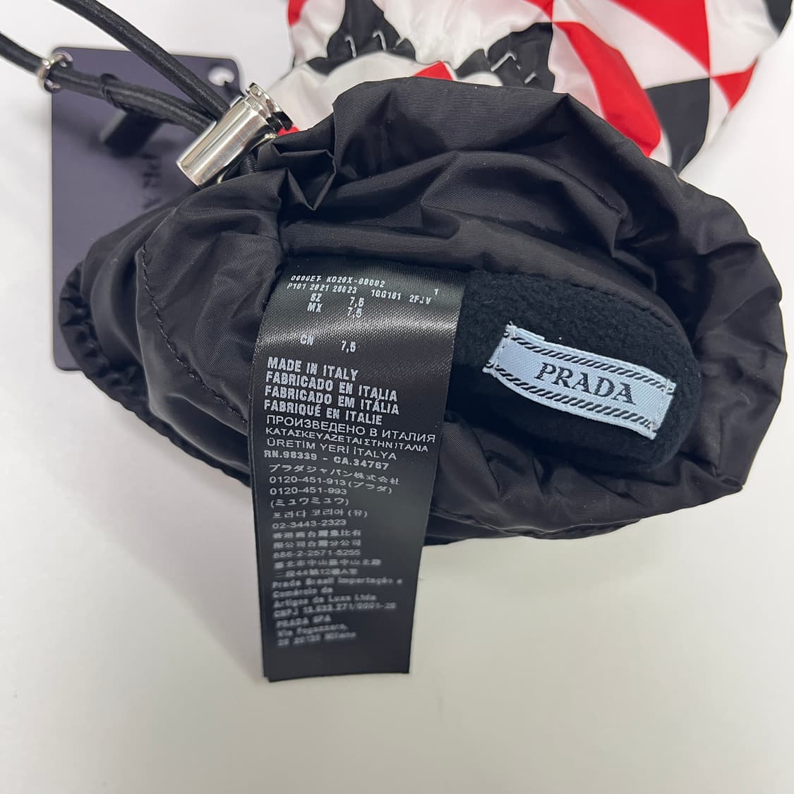 새상품 프라다 패딩 장갑 트라이앵글 로고 패턴 상품이미지7