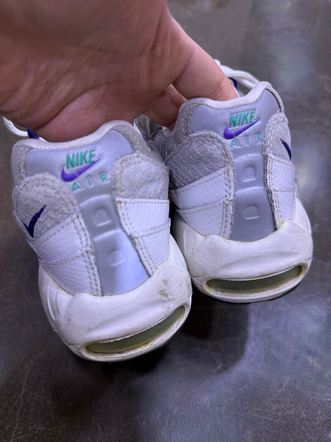 나이키 에어맥스95 보라매쉬 그레이프 스네이크 스킨 240 상품이미지7