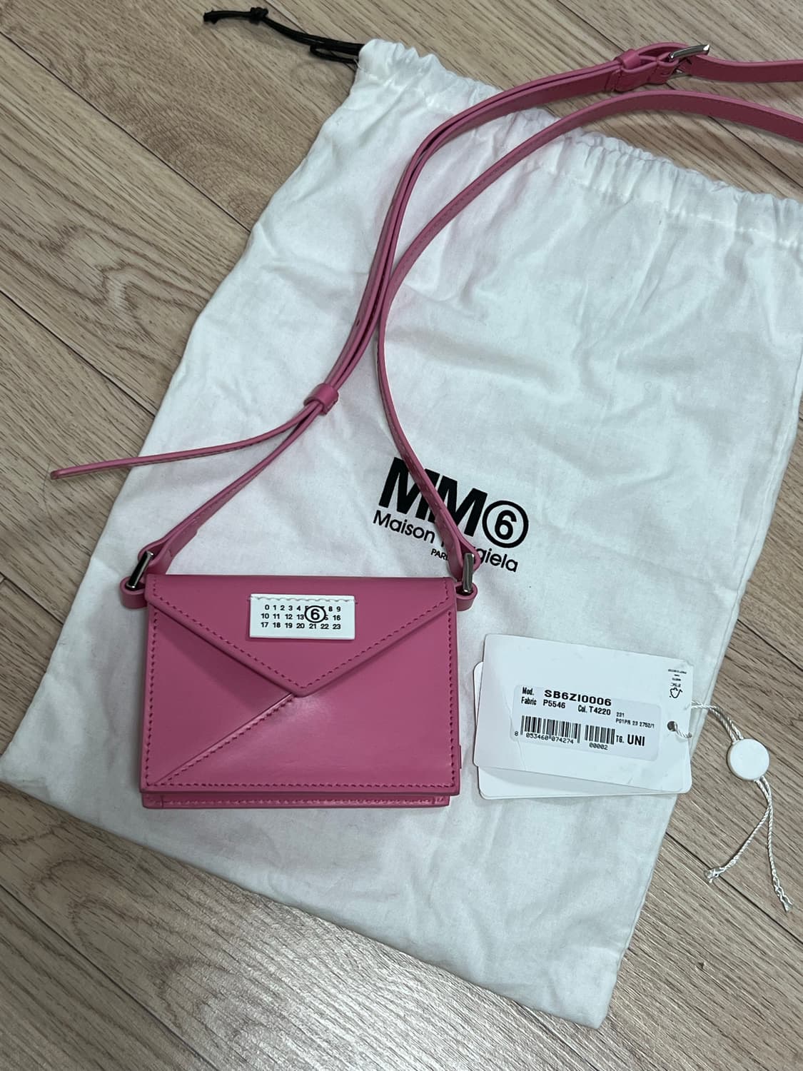 메종마르지엘라 MM6 로고 패치 미니 크로스백 상품이미지1