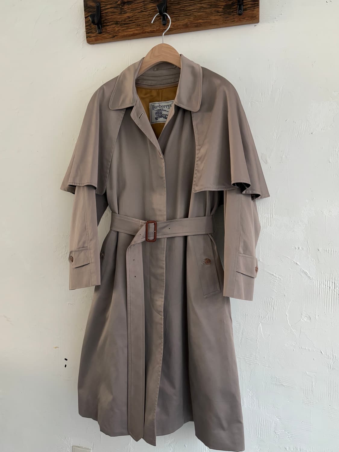 Burberry 버버리 퍼플베이지 케이프 코트 상품이미지6