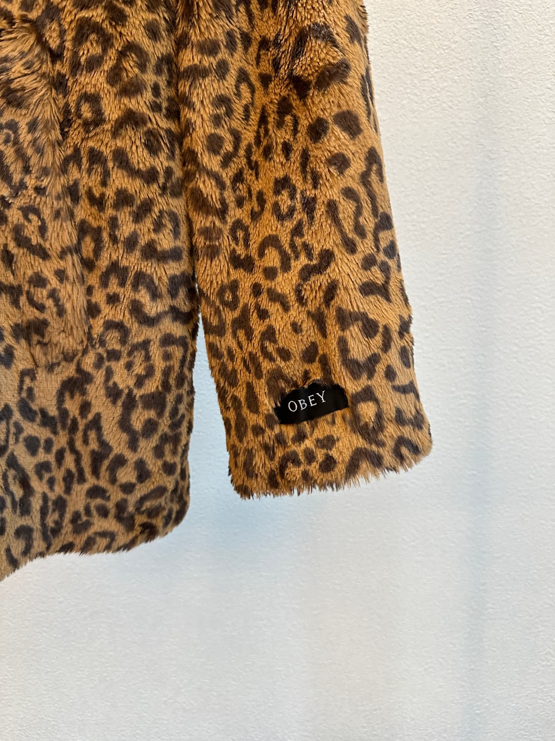 오베이(Obey) 레오파드 퍼 재킷 상품이미지4