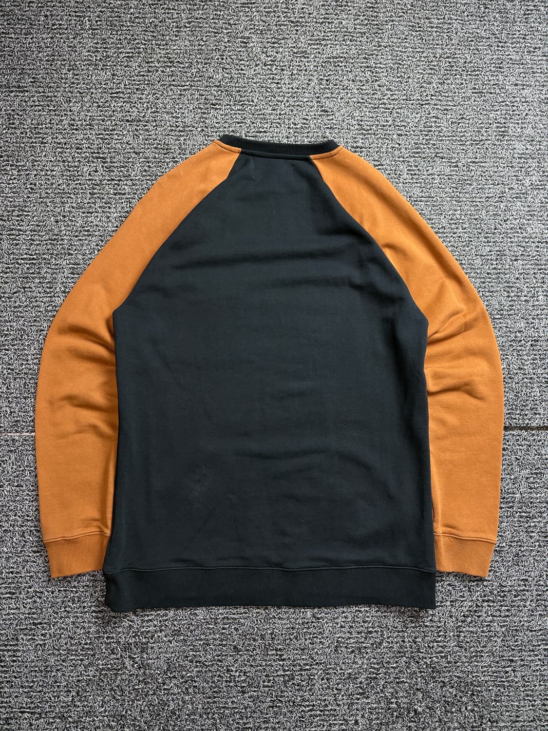 프레드페리 X 라프시몬스 포켓 크루넥 스웻 셔츠 2085 상품이미지4