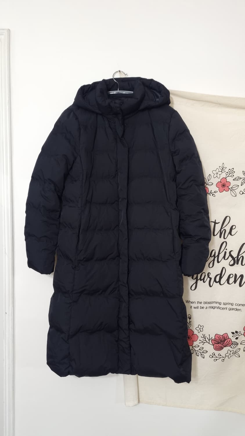 유니클로 심리스 다운 패딩 코트 상품이미지1