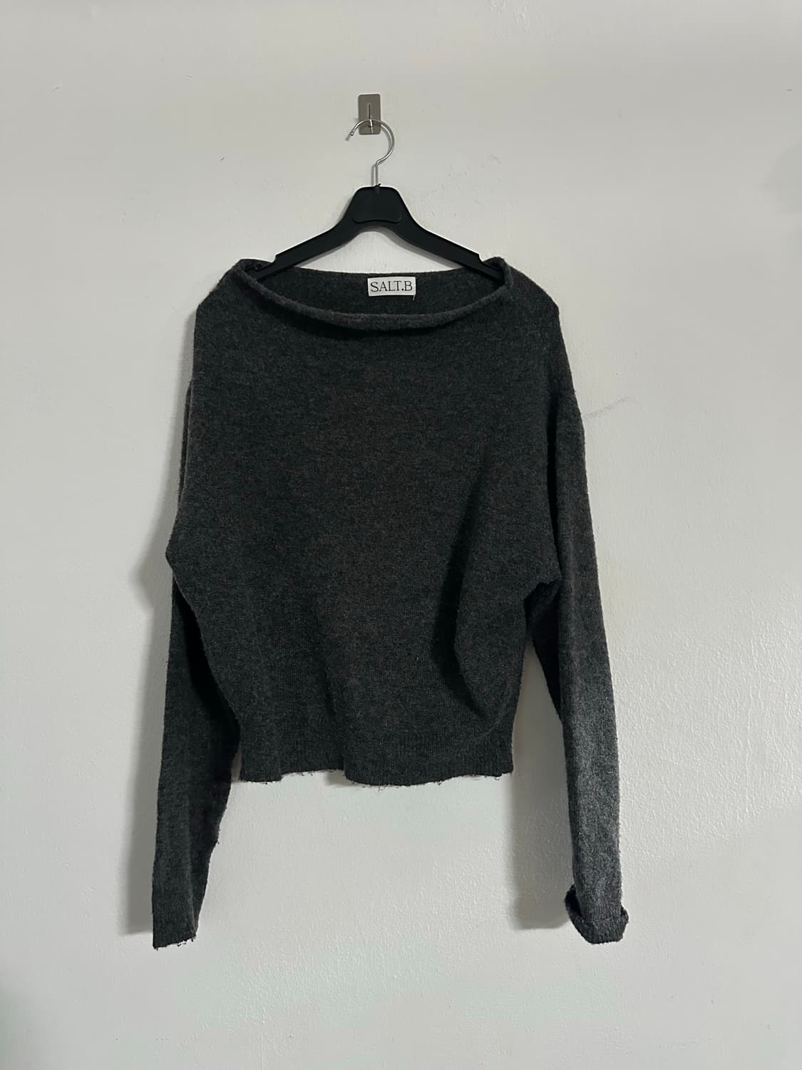 Chiyagi 키야기 스토어 언발란스 니트 charcoal 상품이미지1