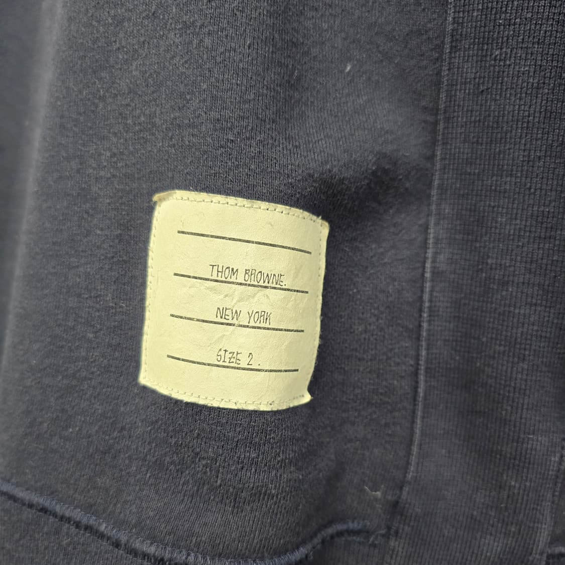 톰브라운 사선 완장 맨투맨 2사이즈 95 100 판매 상품이미지3