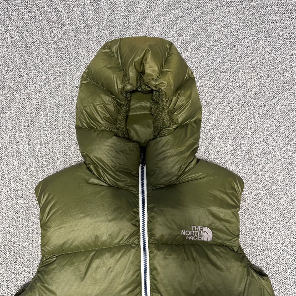 노스페이스 눕시700 패딩 조끼 카키/네이비  상품이미지2