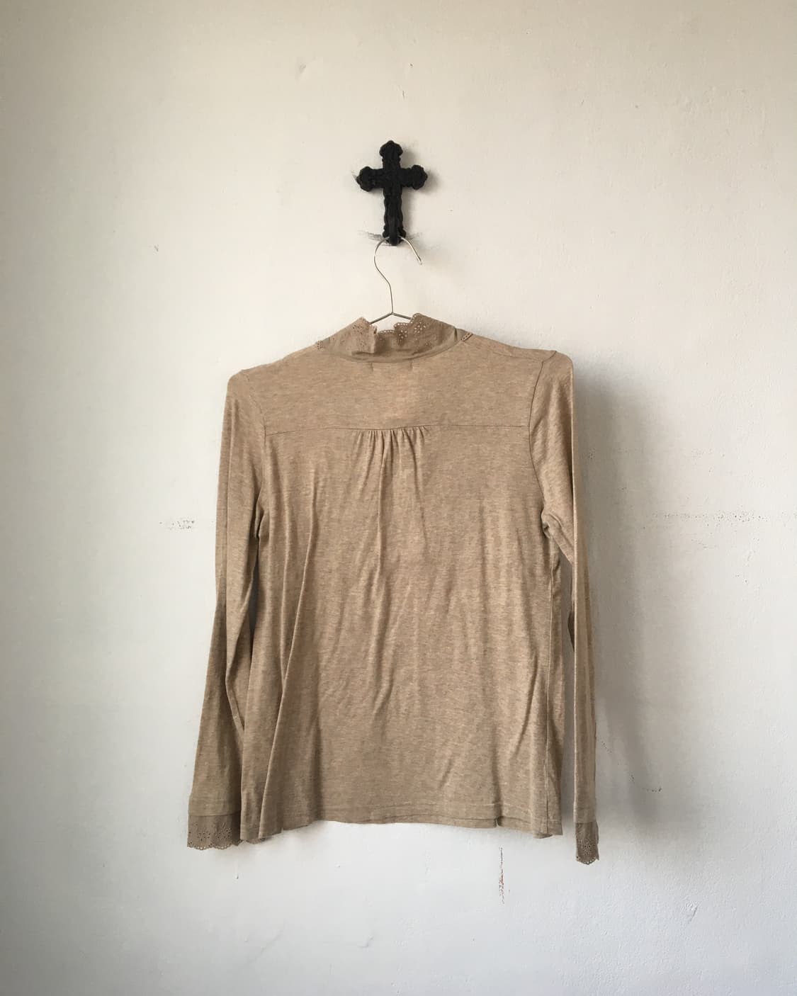 Punching trimming high neck sleeve 상품이미지3