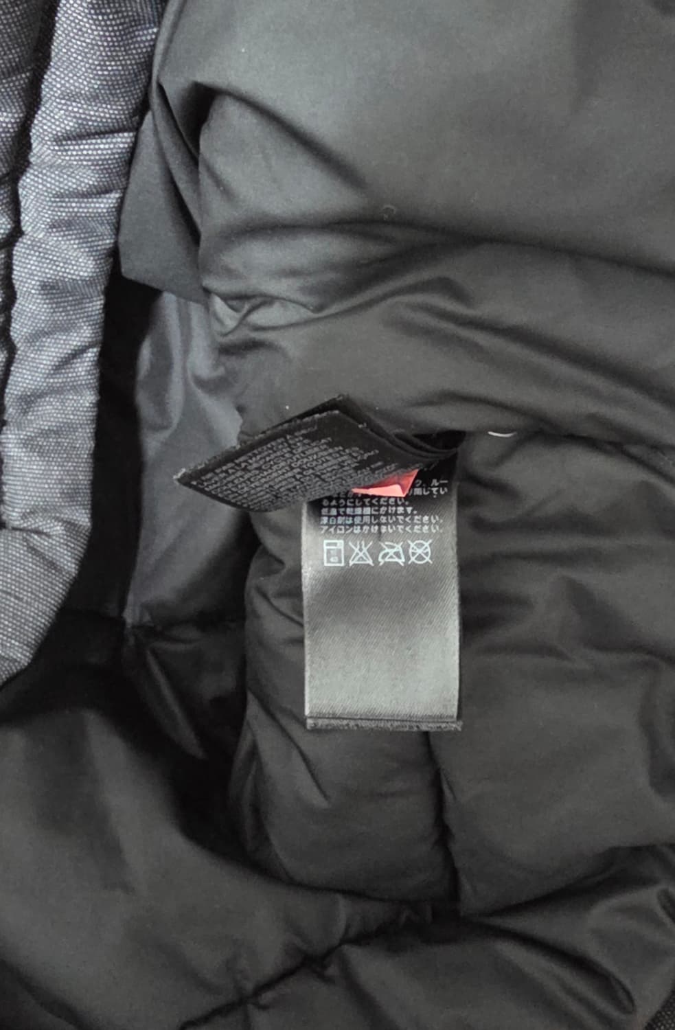 노스페이스 북미한정판 하이벤트 다운 패딩
새상품급 M~L 상품이미지6