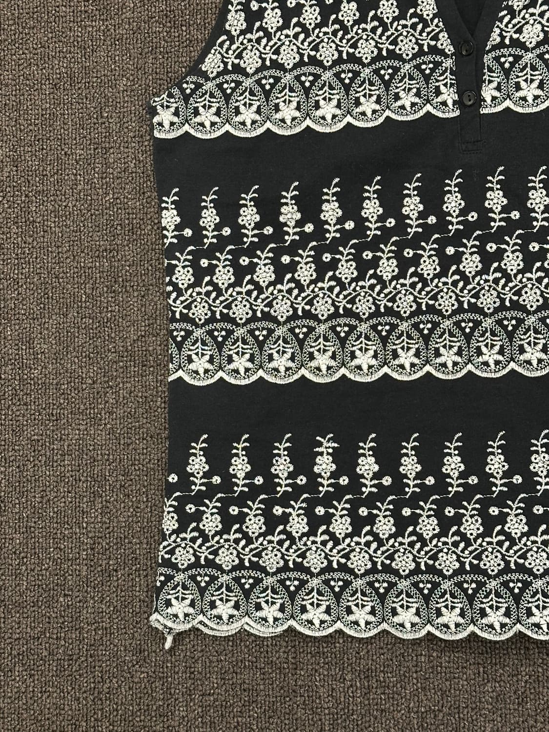 OS)Japanese vintage 여성 꽃 자수 블랙 나시 상품이미지4