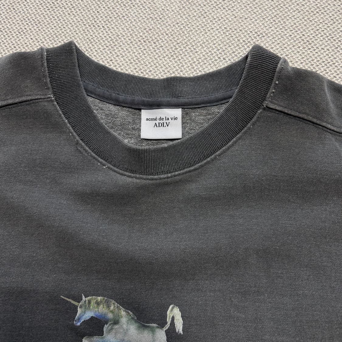 아크메드라비 피그먼트 유니콘 맨투맨 상품이미지2