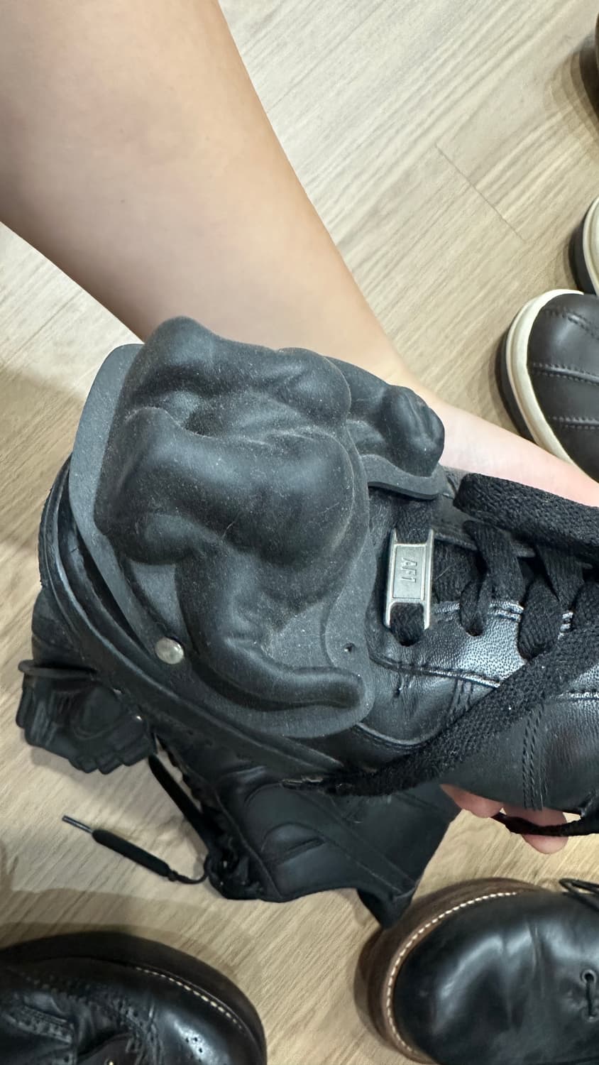 꼼데가르송 공룡포스 상품이미지3