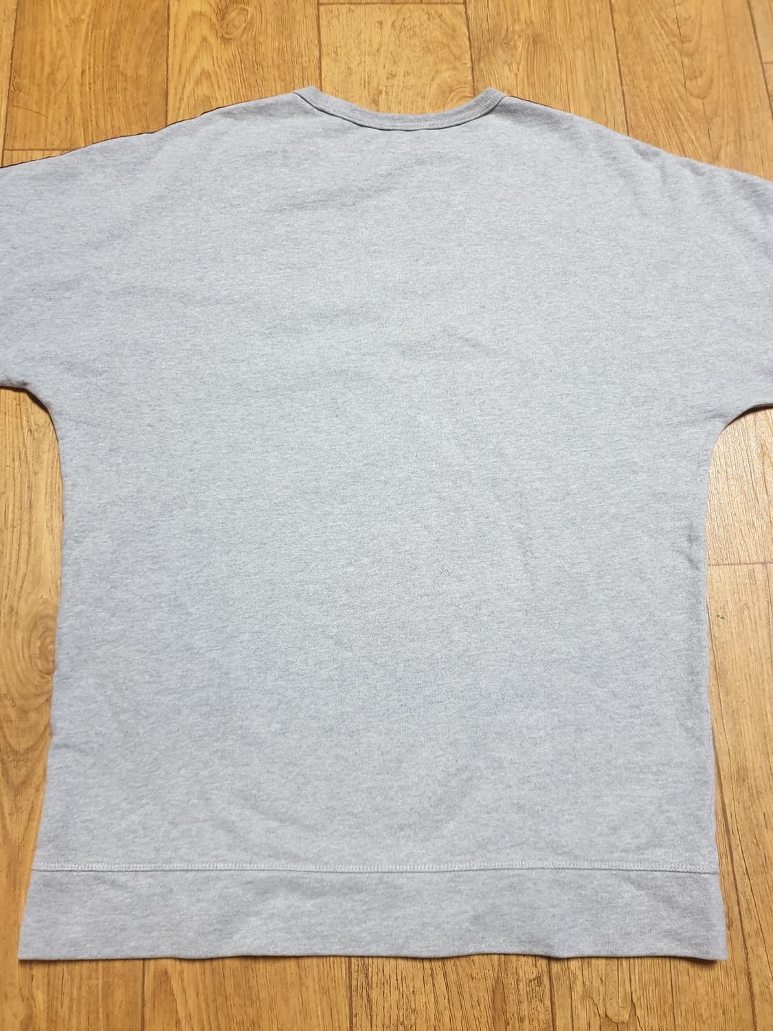 1230 아디다스 맨투맨티 110 사이즈입니다 상품이미지5