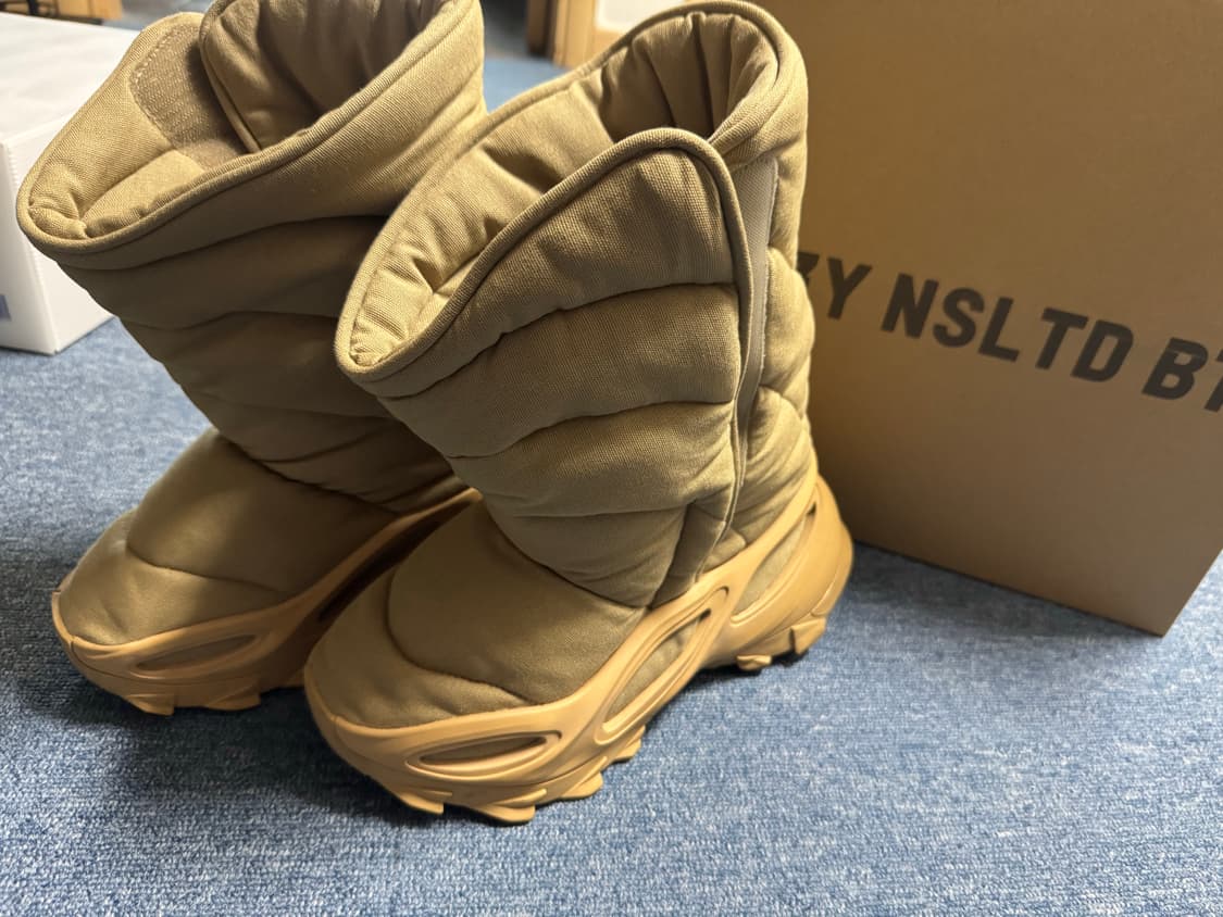 [size 9] Yeezy nsltd 부츠  상품이미지1