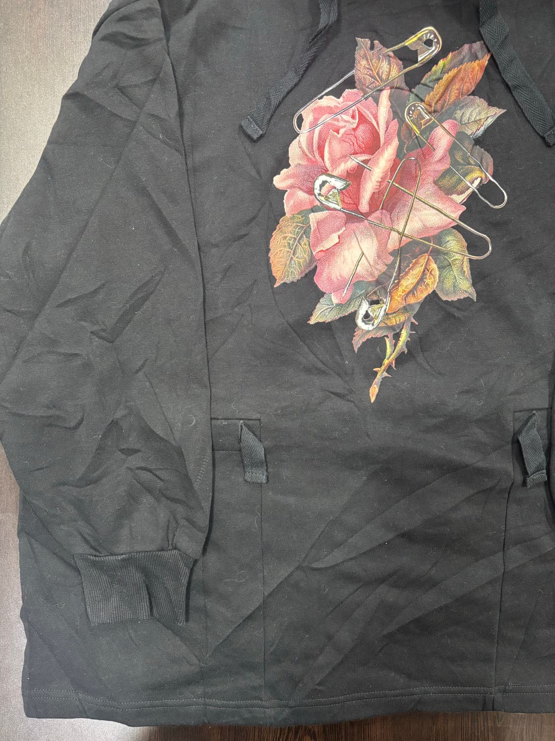 GU x Undercover꽃 프린팅 블랙 후드티 상품이미지4