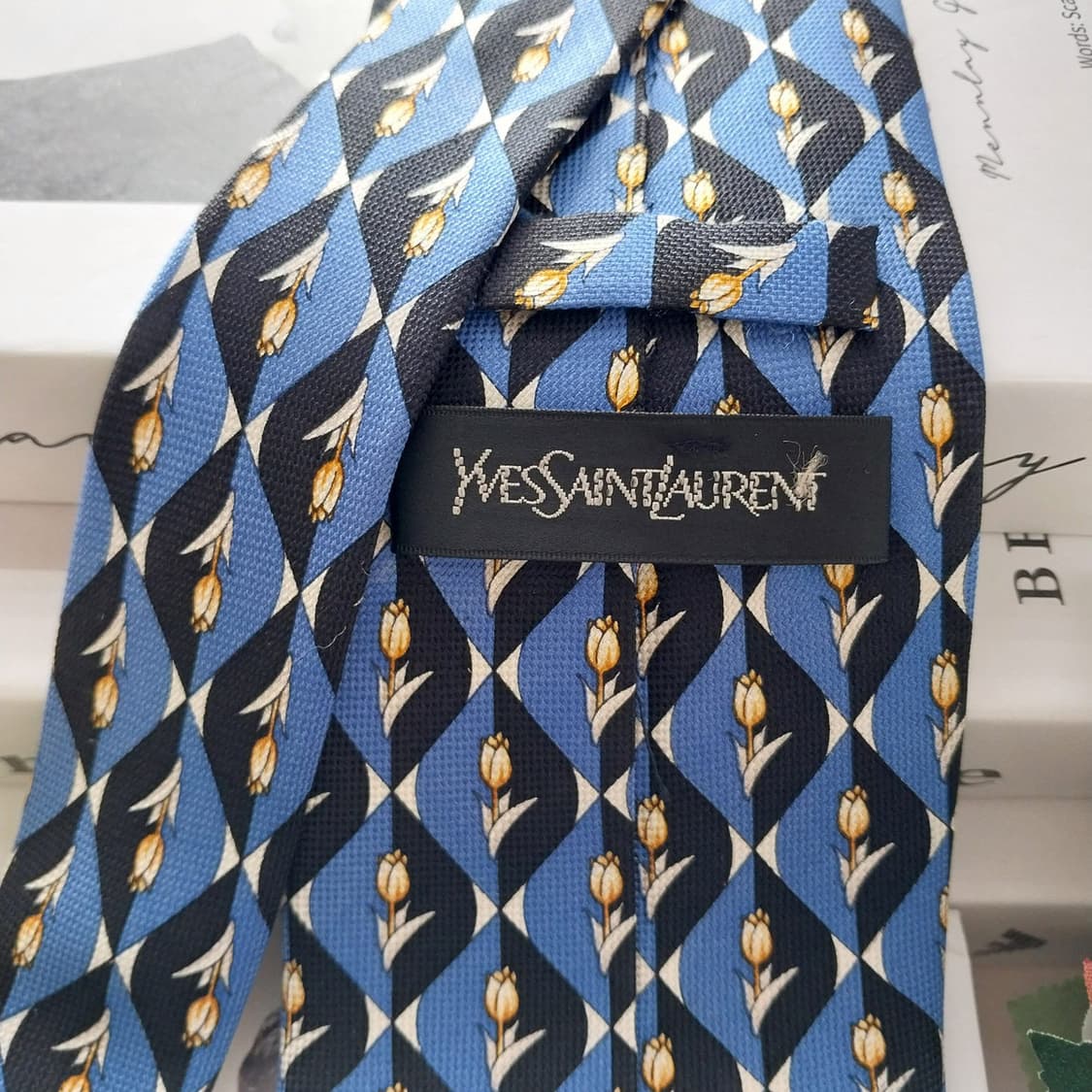 입생로랑 실크 블루&블랙 튤립 패턴 넥타이 9.2cm A+등급 K1324 상품이미지6