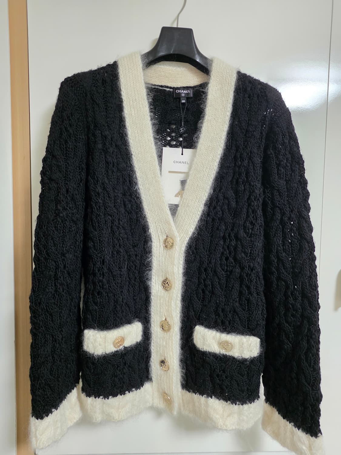 샤넬 공방시즌 신상 가디건 38사이즈 (새상품) 매장가 560만 상품이미지1