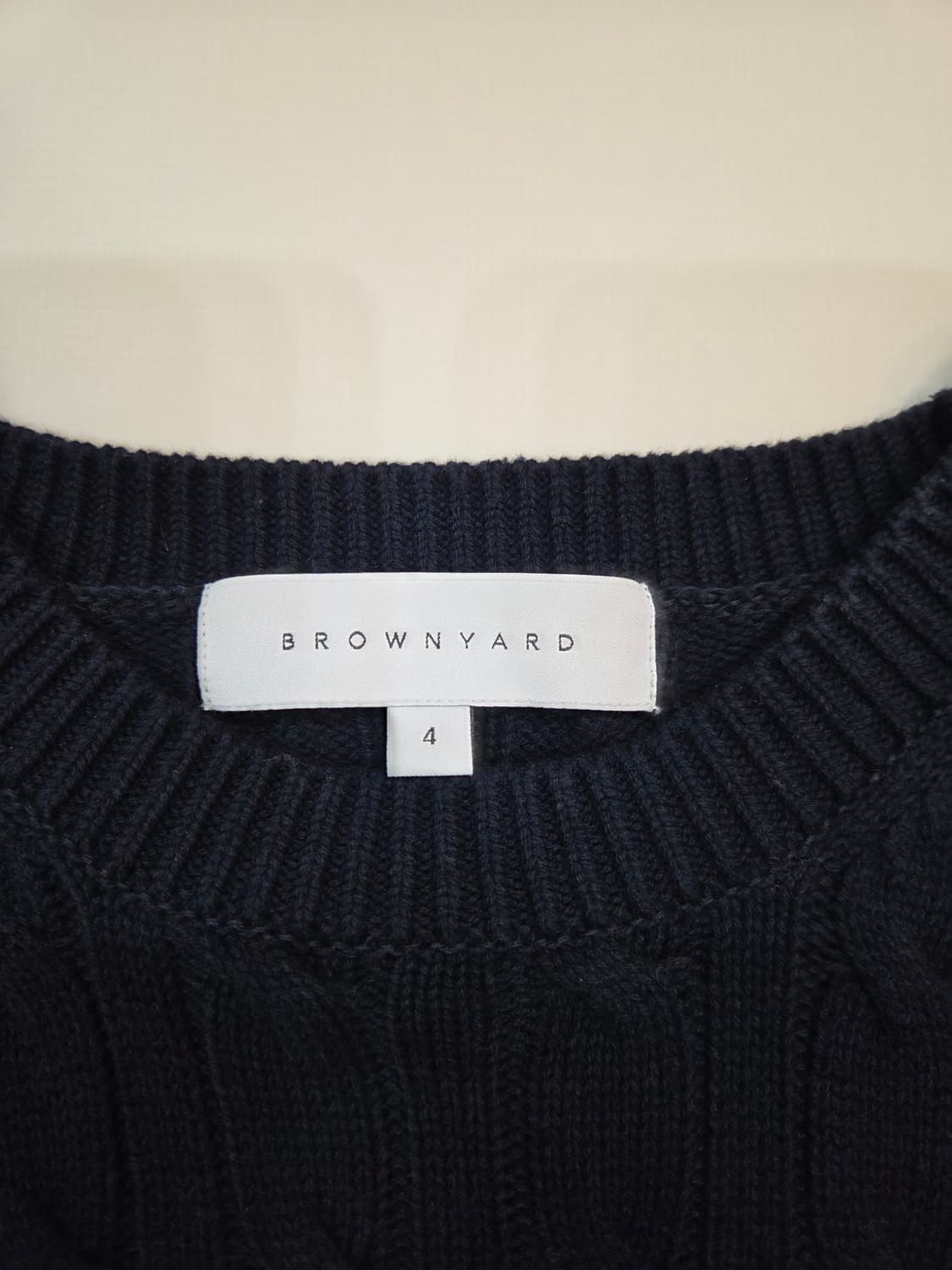 브라운야드 네이비 케이블 니트 4 상품이미지2