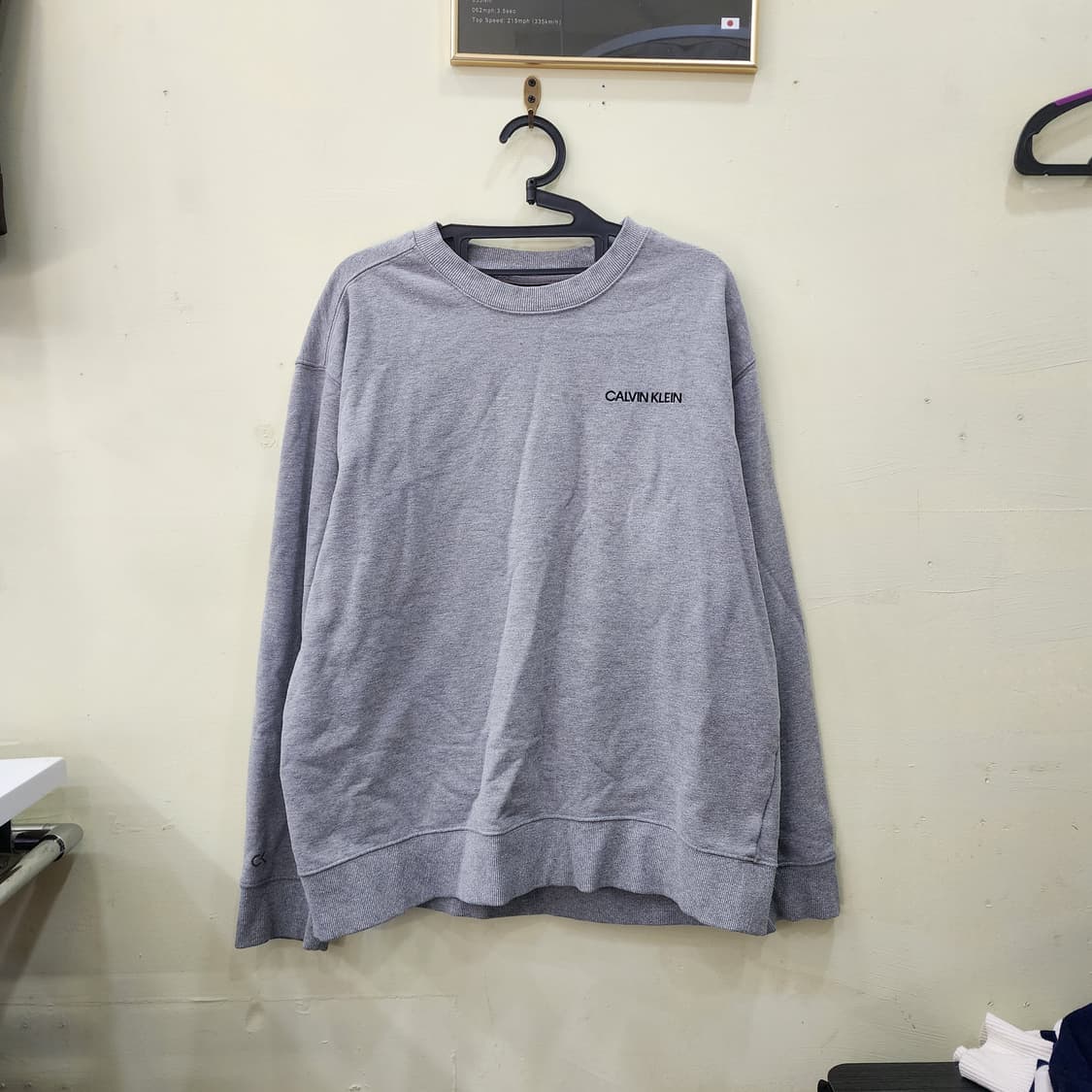 캘빈클라인 퍼포먼스 로고 그레이 맨투맨 상품이미지1