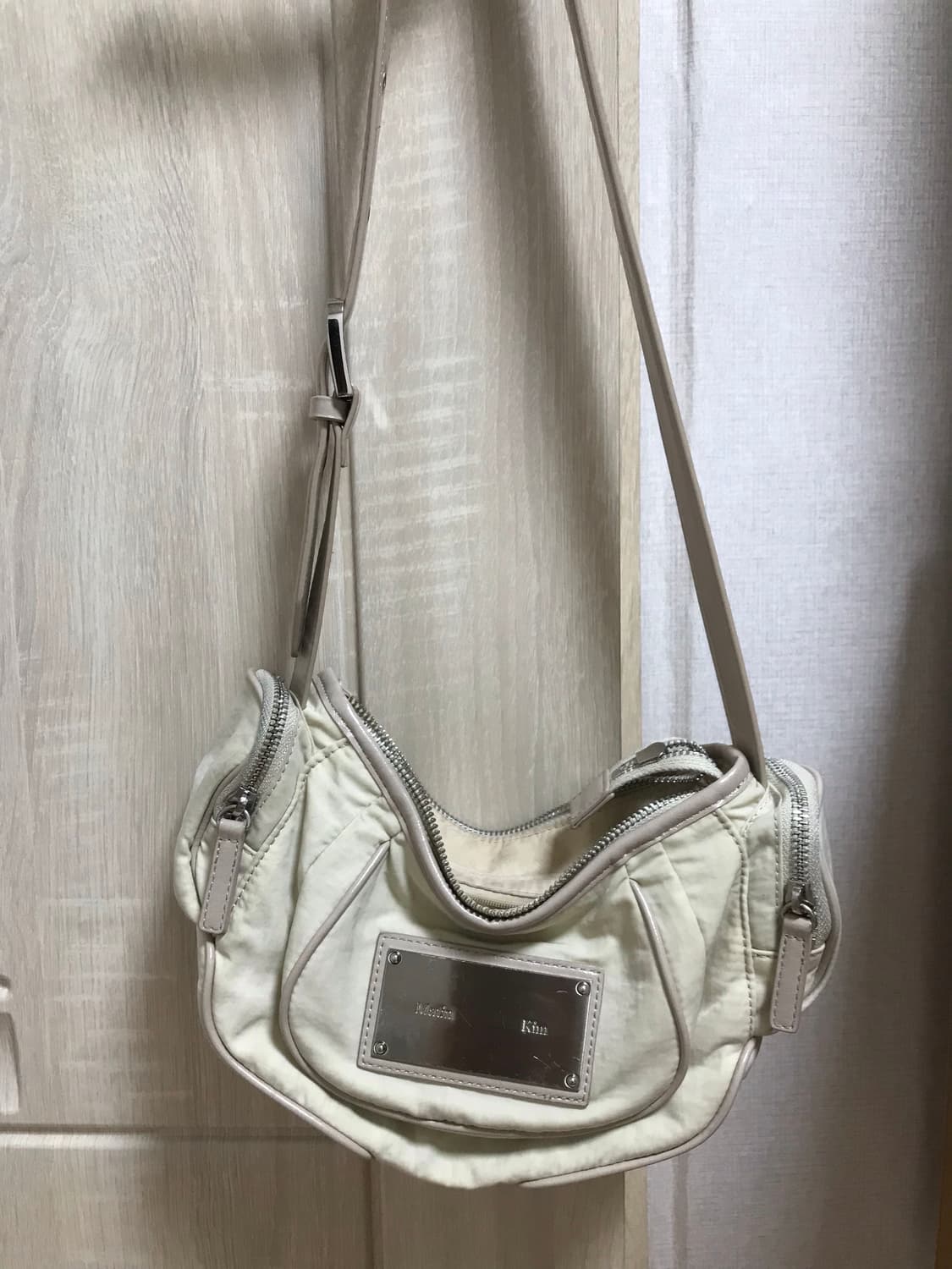 마뗑킴 마들렌 라운드 숄더백 베이지 상품이미지2