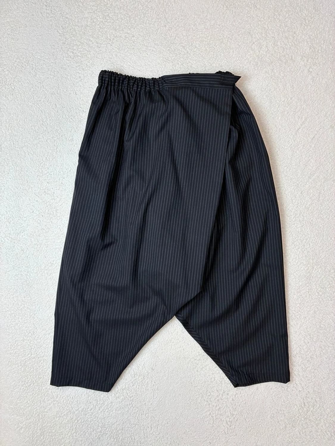 준야와타나베 21ss 크로스 웨이스트 드레이프 팬츠 PN5972    상품이미지1