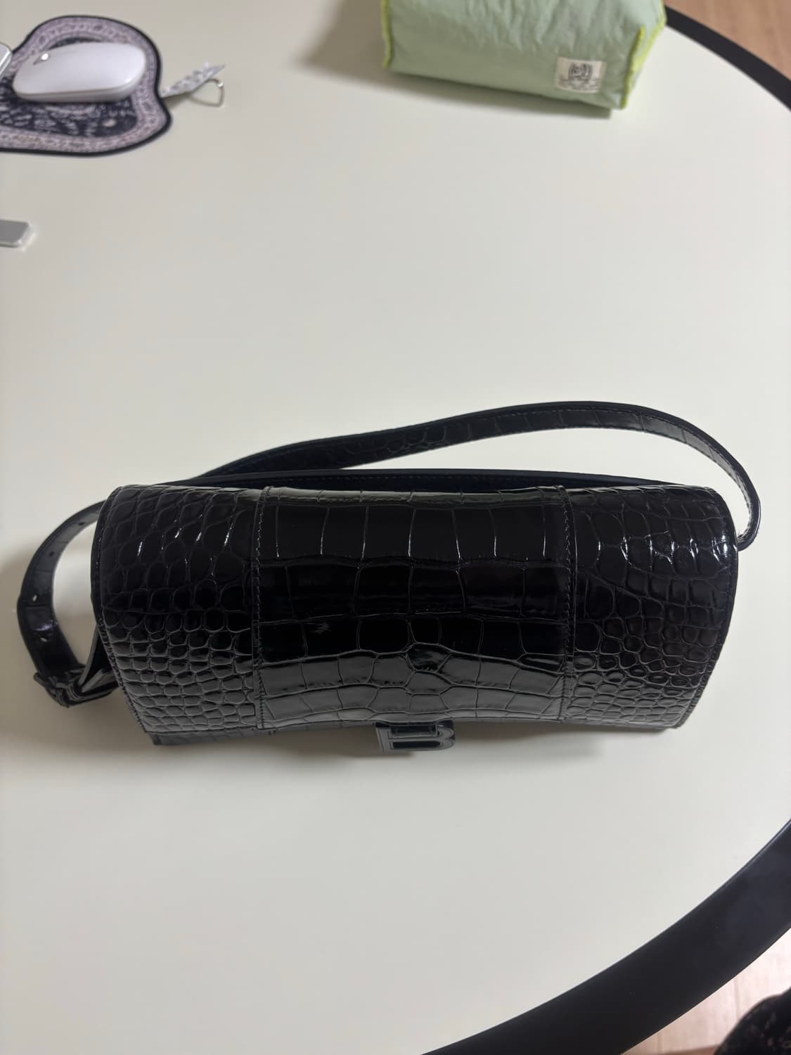 발렌시아가 아워글래스백 블랙 크로커다일 상품이미지1