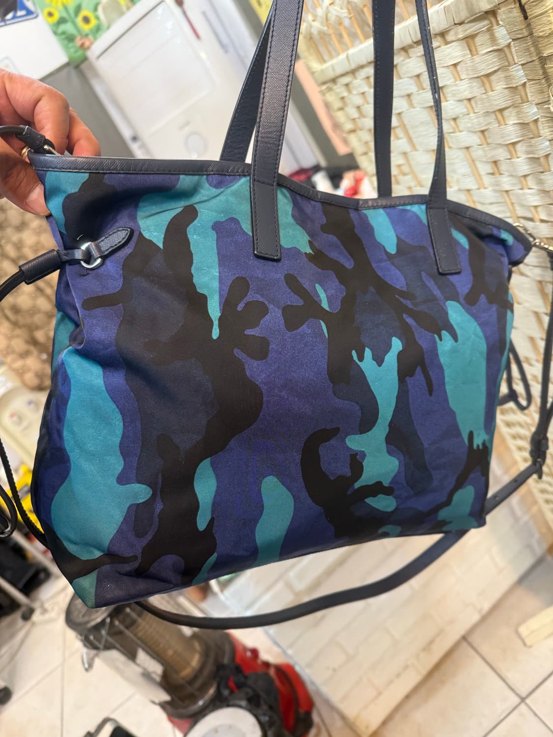 정품 프라다 카무플라쥬 패턴 테수토 나일론 쇼퍼백 팝니다 상품이미지4