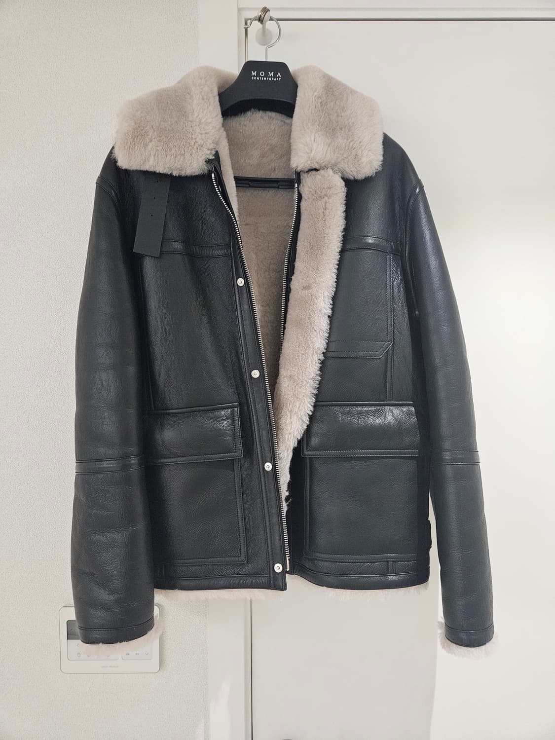 모마디자인 필드자켓 무스탕 블랙실버 상품이미지1