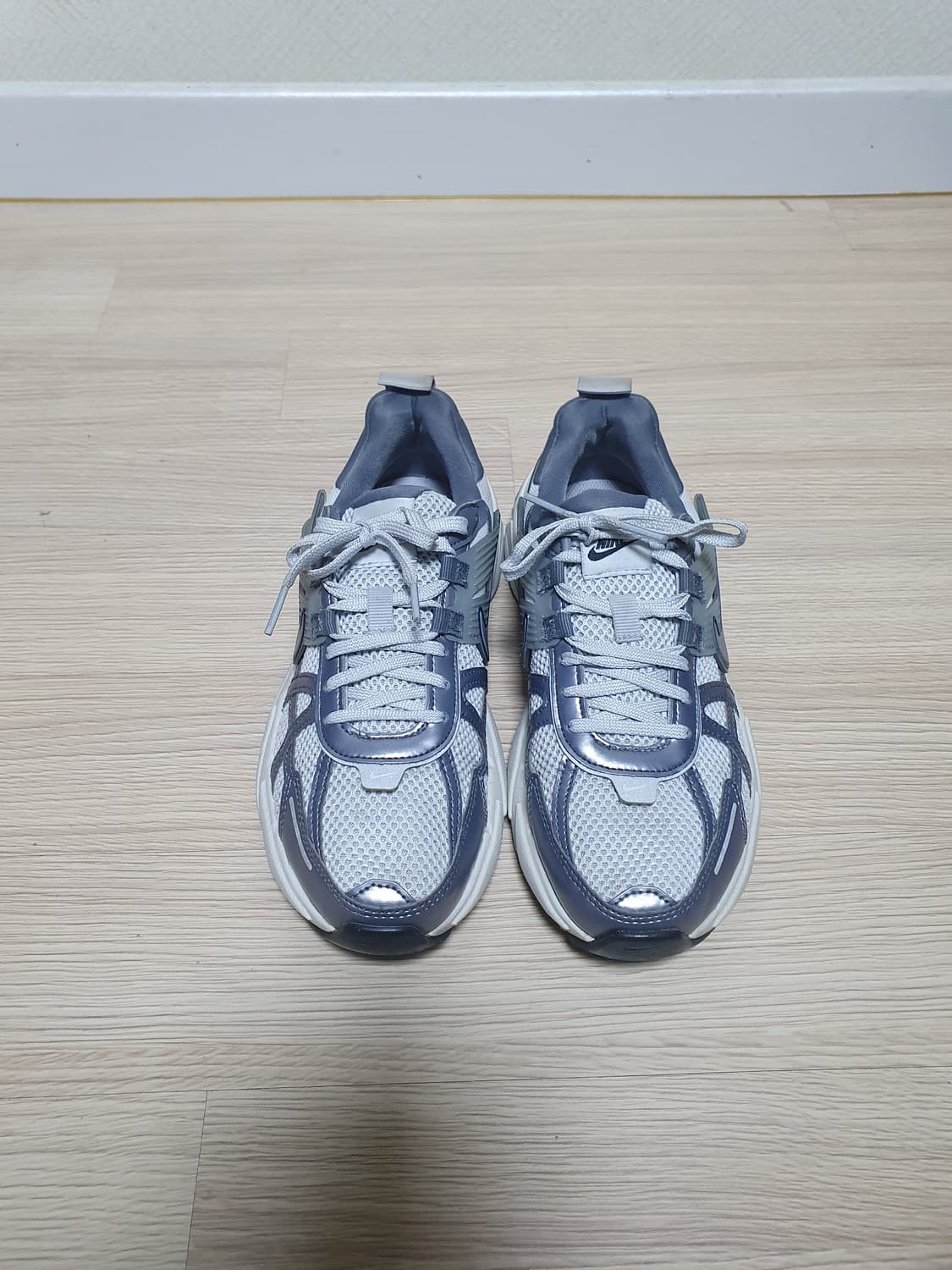 나이키 v2k 런 운동화 240 상품이미지3