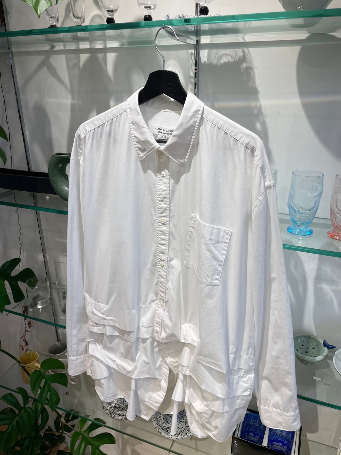 23AW 꼼데가르송 asymmetric ruffled shirt 상품이미지3