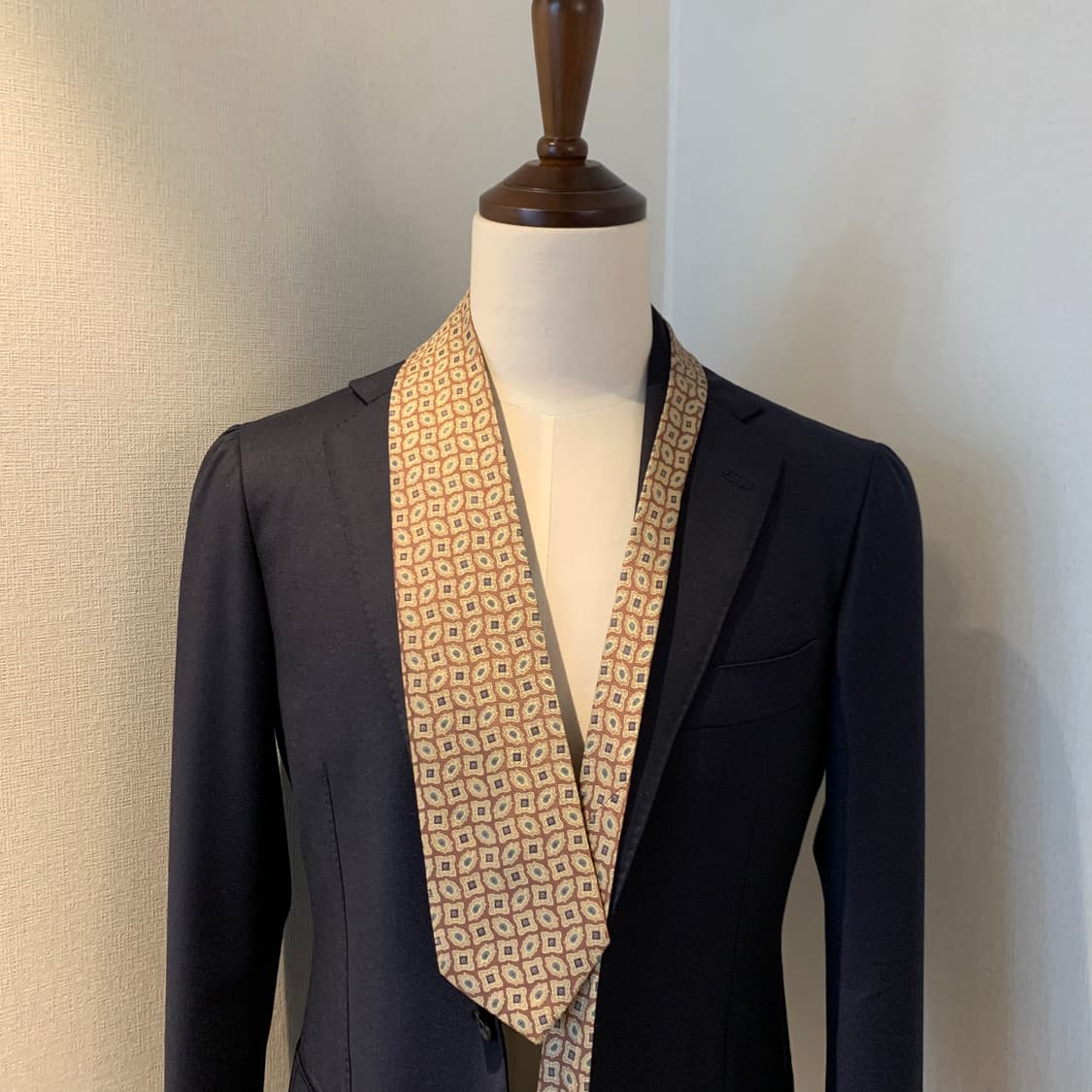 디올(Dior) 명품넥타이 100실크 기하학적패턴 A+등급 상품이미지1